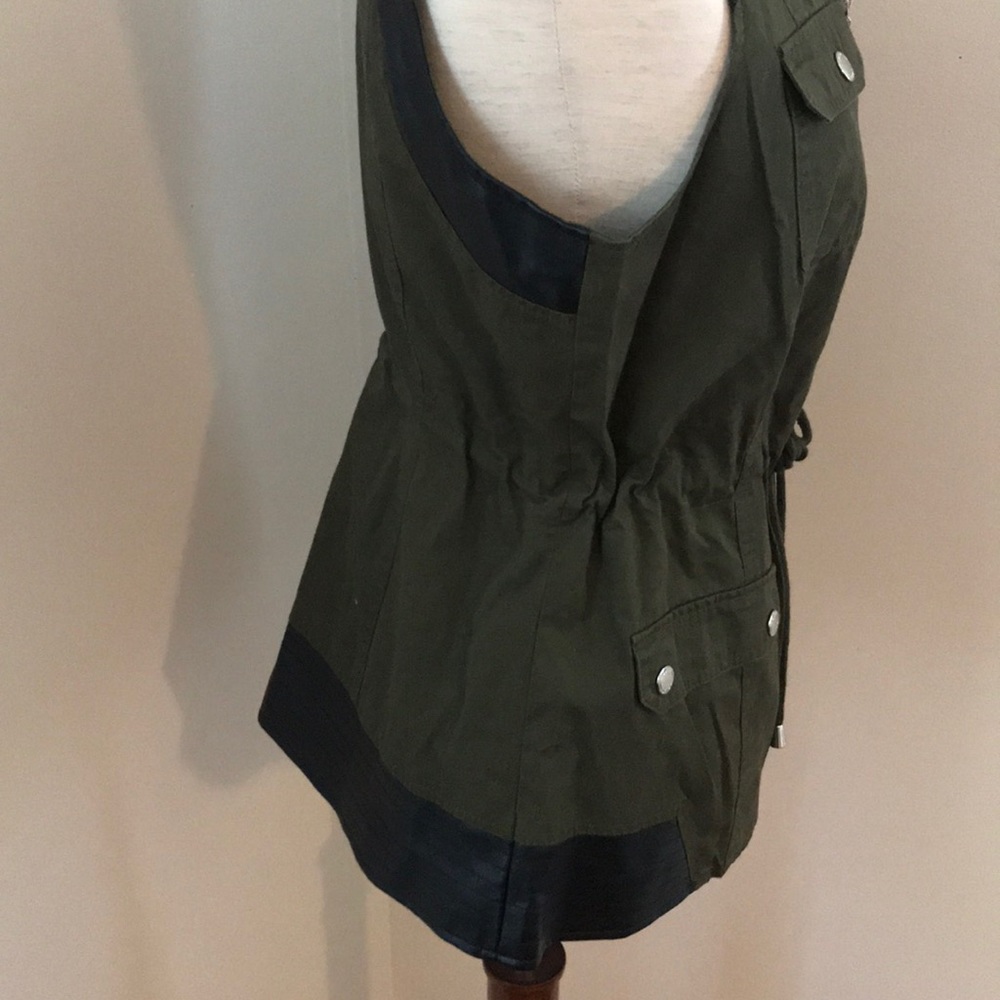 Guess vest - Picture 3 of 5